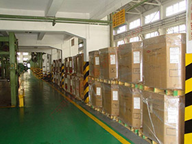 交聯(lián)機(jī)收線(xiàn) 聯(lián)碳原材料堆放